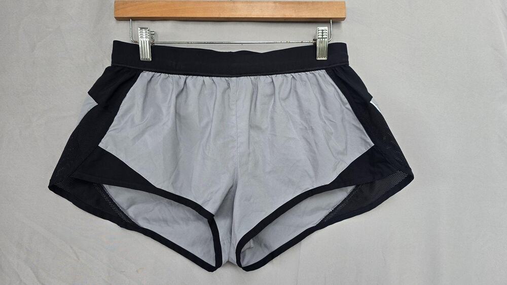 Victoria Sport Shorts Womens Medium Gray Black Trim Zip Pocket Quick Dry *stain